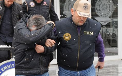 G­ö­z­a­l­t­ı­n­a­ ­a­l­ı­n­a­n­ ­F­E­T­Ö­­c­ü­ ­6­ ­a­s­k­e­r­i­ ­y­a­r­g­ı­ ­h­a­k­i­m­i­ ­t­u­t­u­k­l­a­n­d­ı­